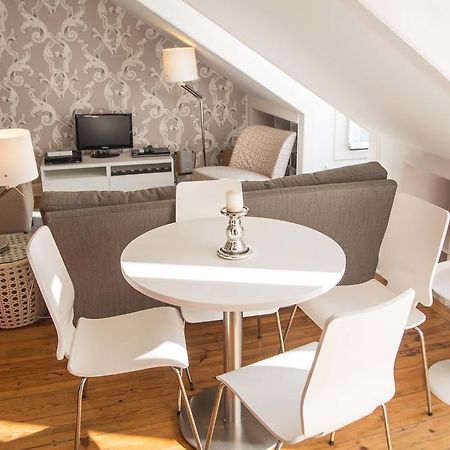Flh Chiado Terrace Flat Lägenhet Lisboa Exteriör bild